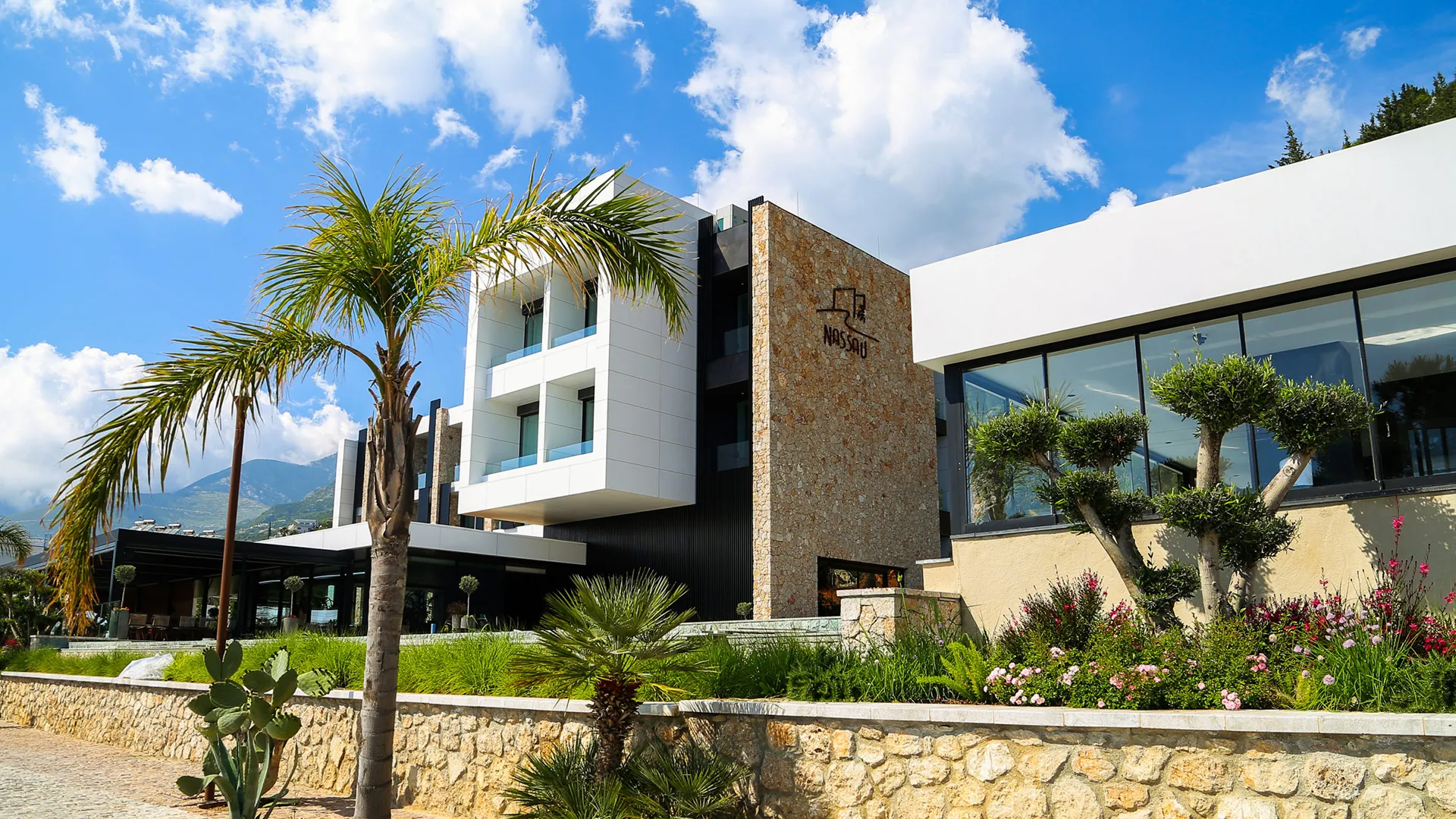 Nassau Hotel in Dhërmi